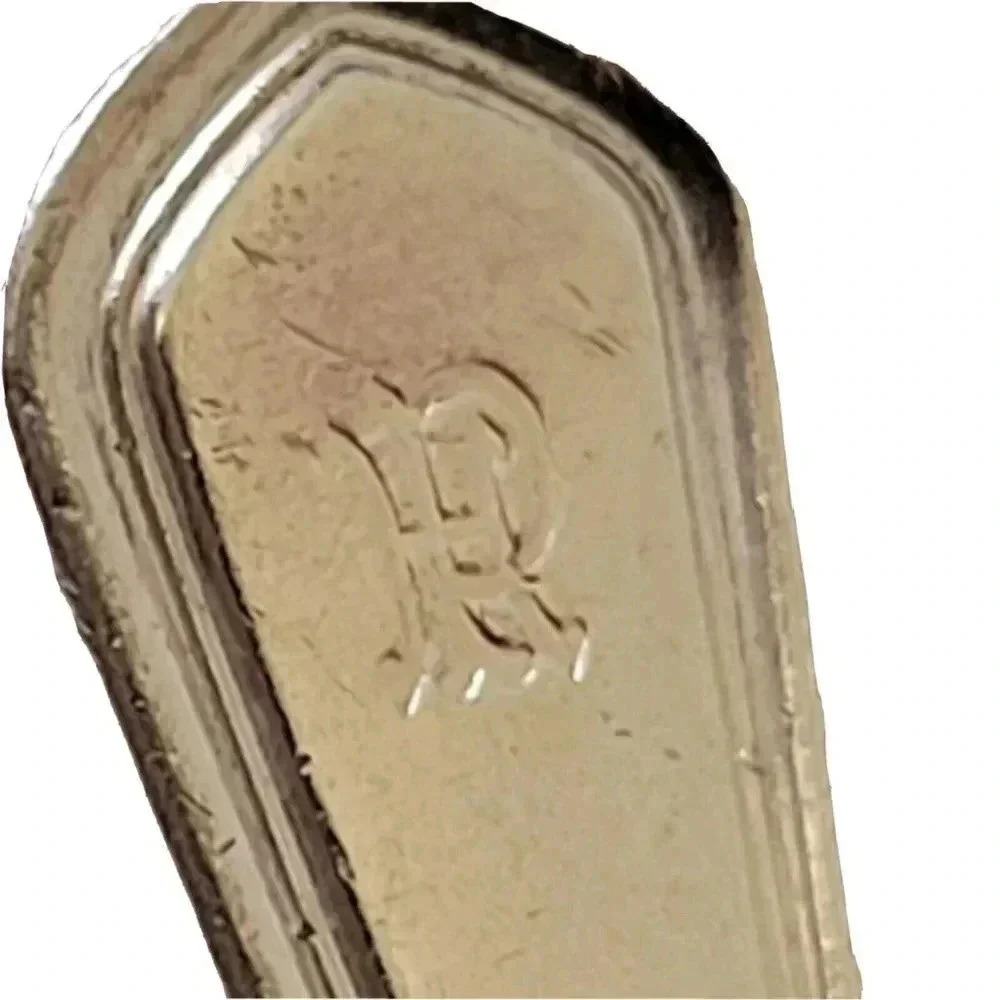 Avon Plate Teaspoon Antique Silverplate 30g 5 3/4" Monogrammed 'R' - Picture 3 of 4